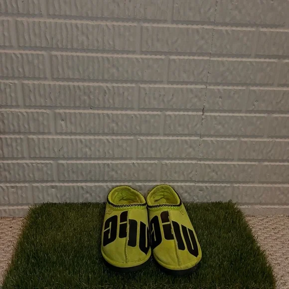 UGG Lime Green Kids Slippers - Picture 1 of 3
